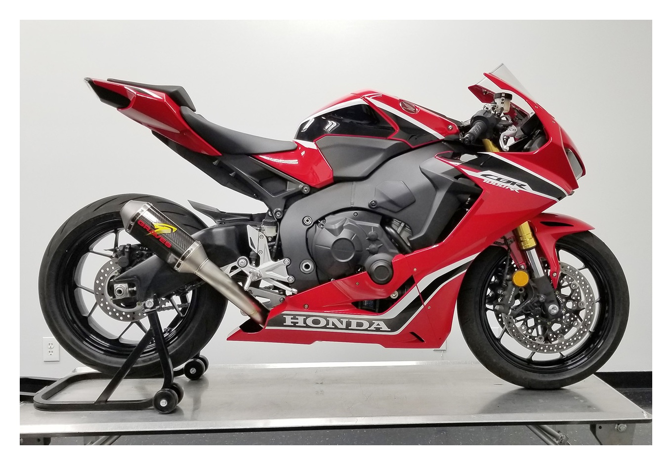 Graves Street Bundle Honda CBR1000RR / SP 2017-2019 - Cycle Gear Graves Street Bundle Honda CBR1000RR / SP 2017-2019 - Cycle Gear