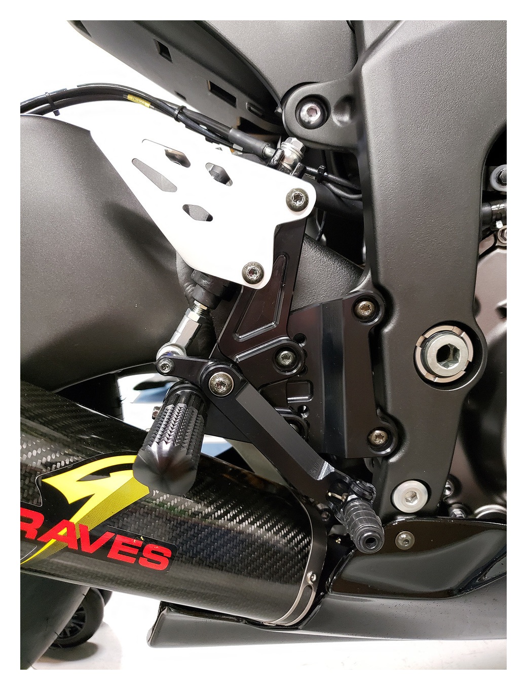 Graves Works Rearsets Kawasaki ZX6R / ZX636 2019-2026 - Cycle Gear