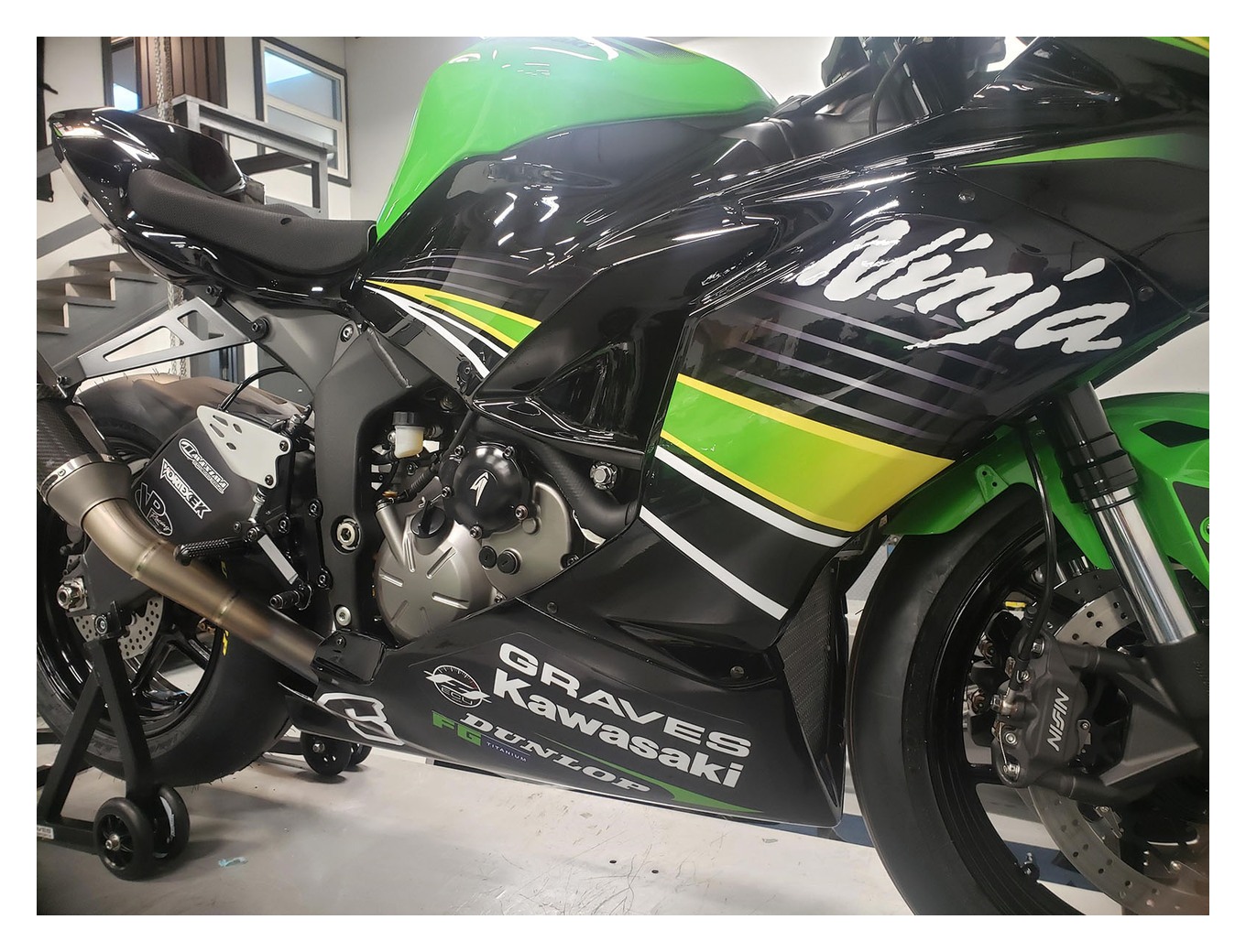 Graves Right Side Engine Cover Kawasaki ZX-6R 2019-2023 - Cycle Gear