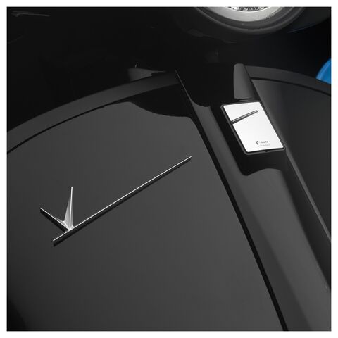 Rizoma Restomod Front Emblem Vespa GTS 300 / Super / Elettrica / Primavera / Sprint 2015-2025