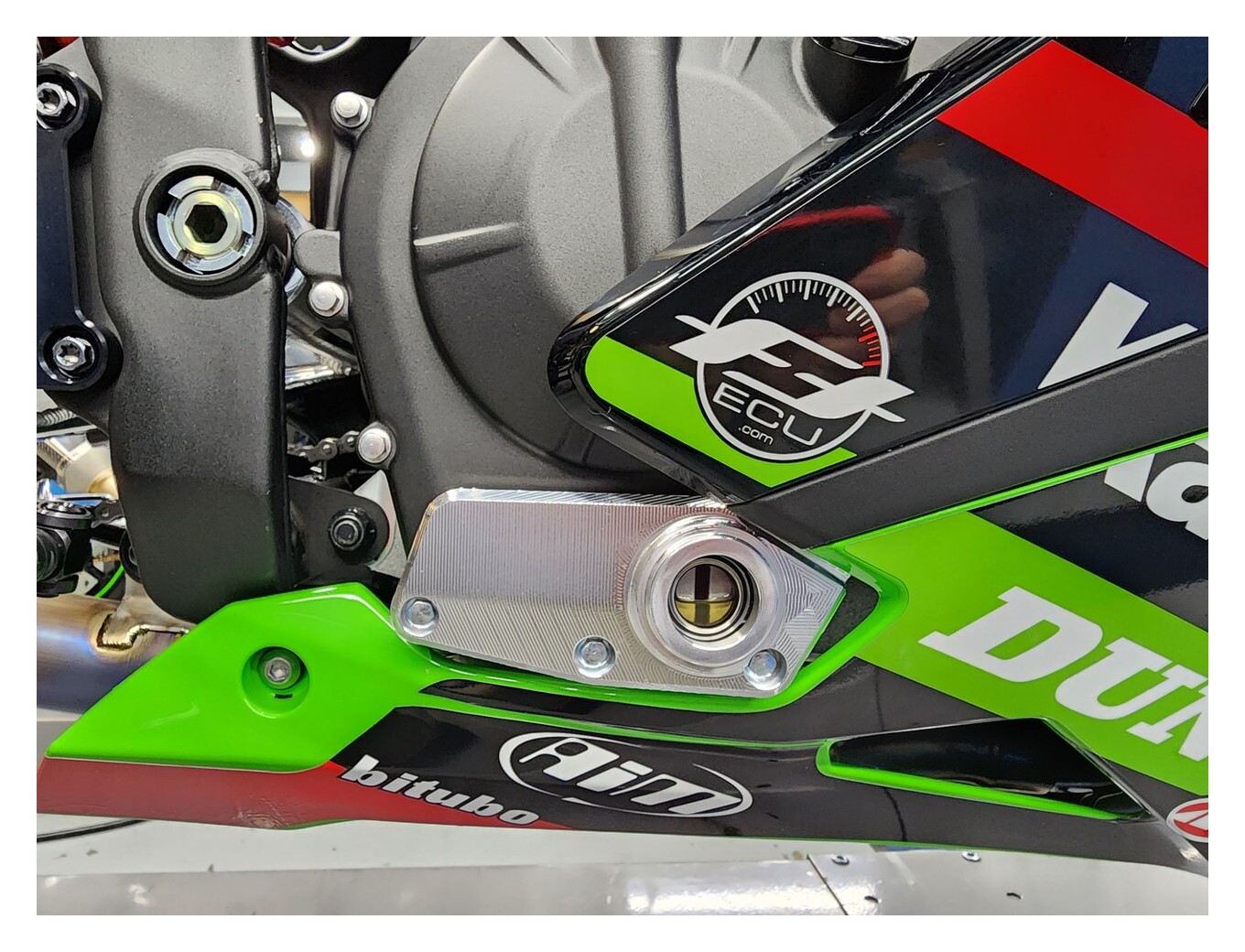 Graves Right Side Engine Cover Kawasaki ZX-4R / ZX-4RR 2023-2026