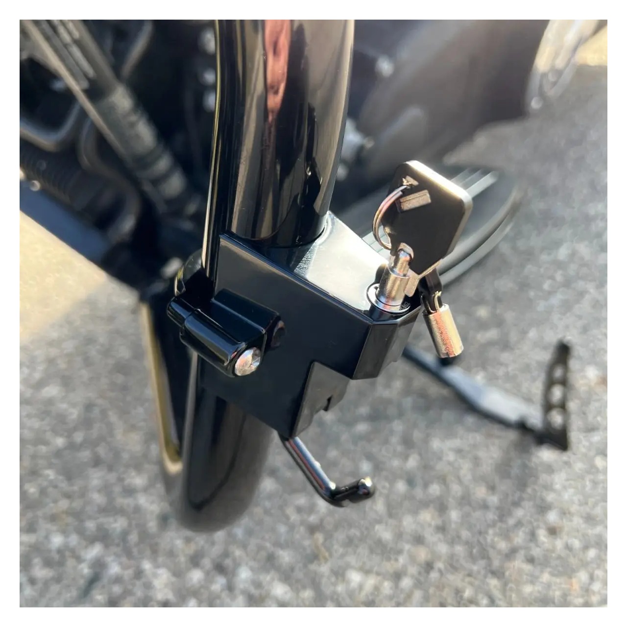 HogWorkz Fort Knox Universal Helmet Lock - Cycle Gear, image size:1280x1280