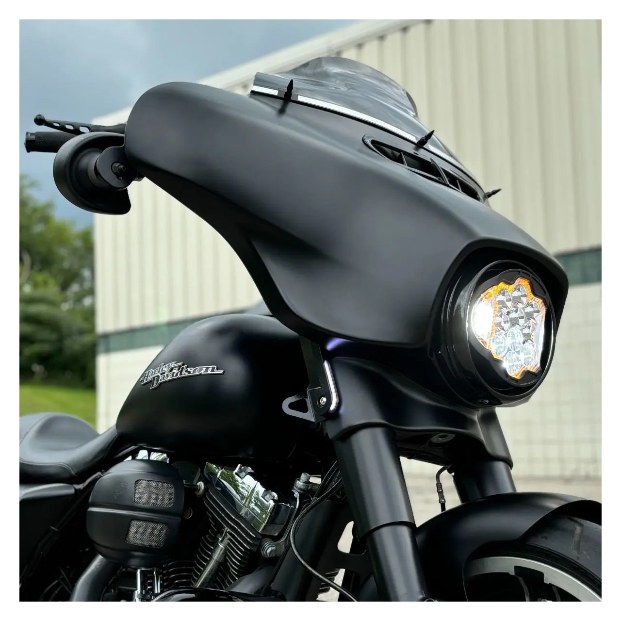 DREAMIZER 5,75 inch led-koplamp, E-getest met knipperlicht, dagrijlicht, compatibel met Harley Dyna Softail Sportster Nightster 48 Iron 883 1200 Wide Glide Low Rider Night Rod Indian Scout Triumph