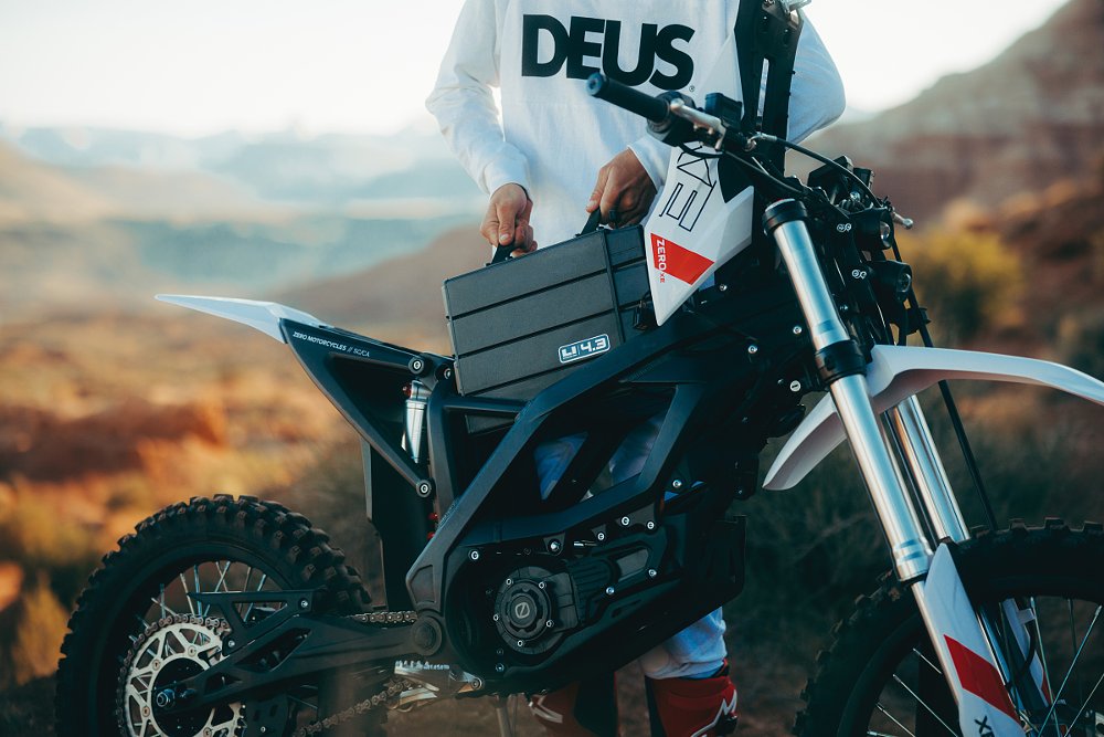 removing the battery from the XE for charging