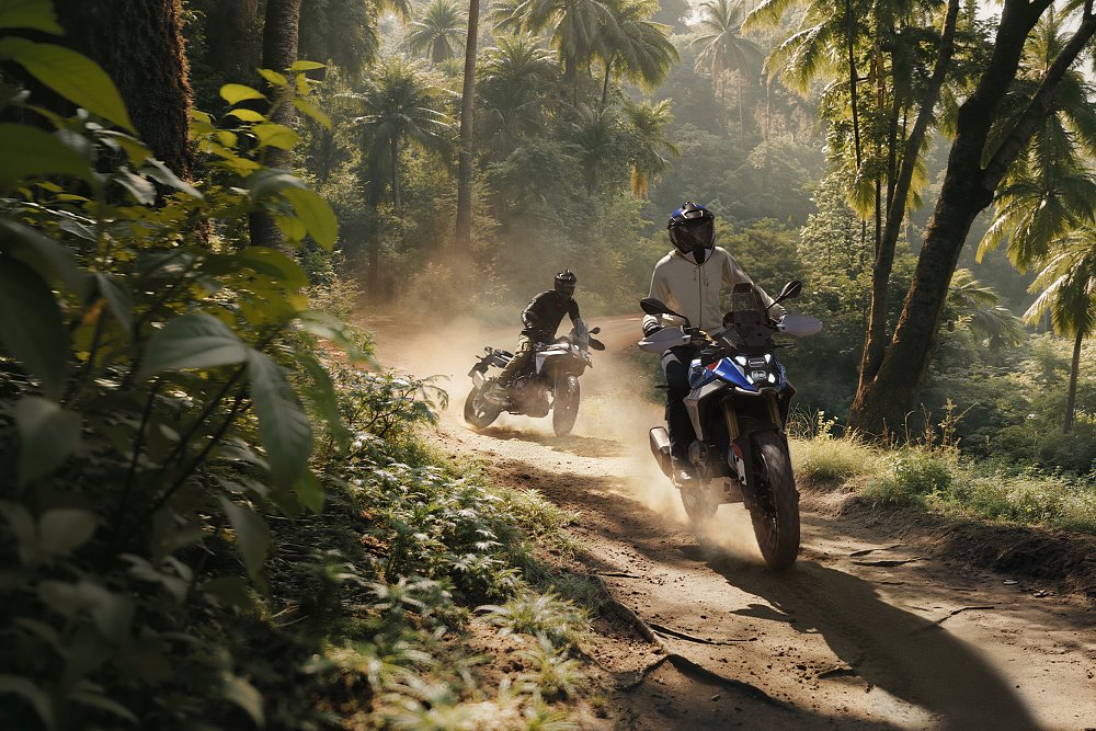 An AI-generated image of two F 450 GS riders on a jungle trail.