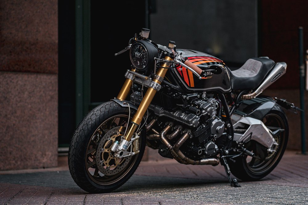 front view of the colorfully painted CBX emphasizing the six-cylinder engine