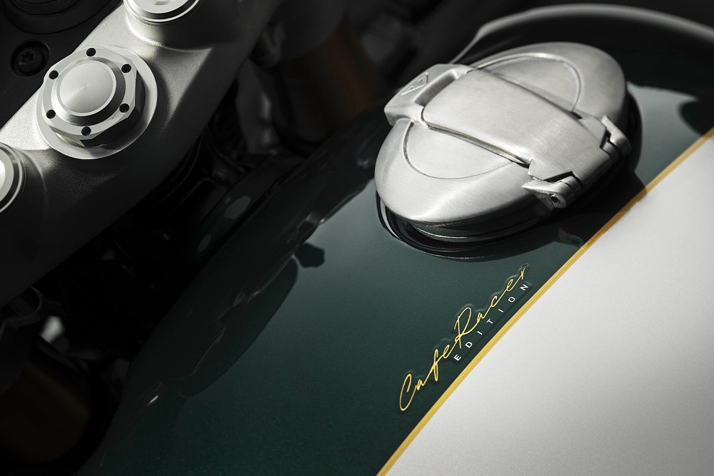 A close-up of the Speed Twin 1200 Cafe Racer Edition's gas tank.