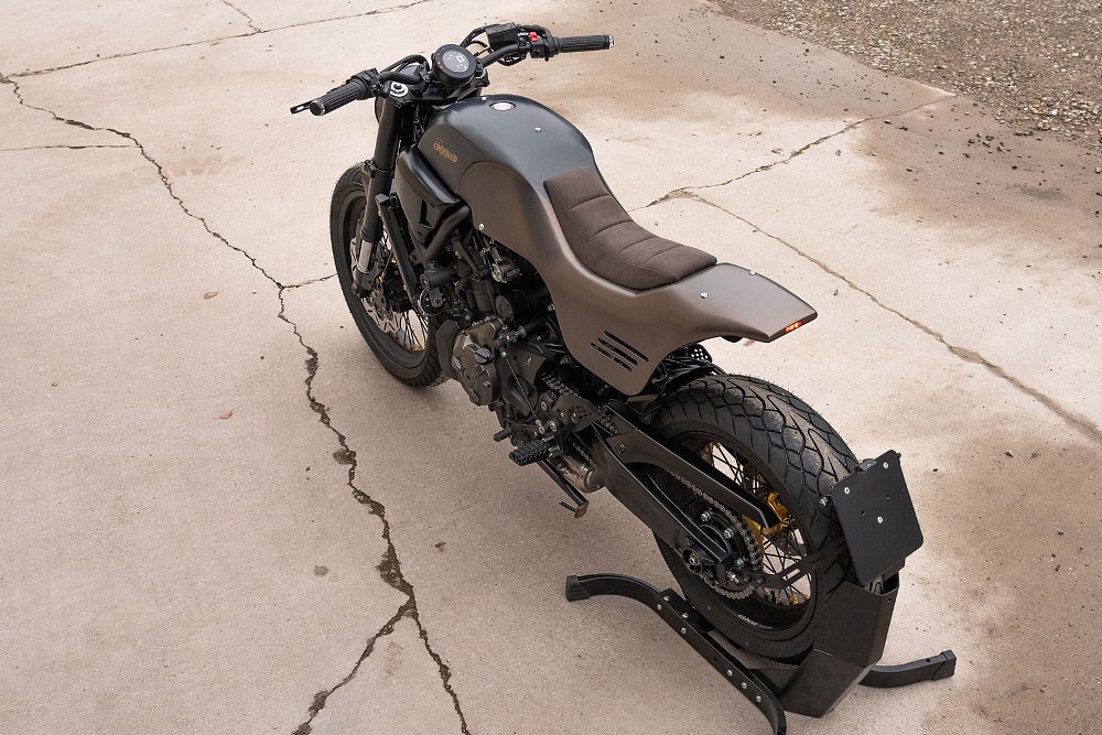 overhead view of the narrow custom in brown and bronze tones