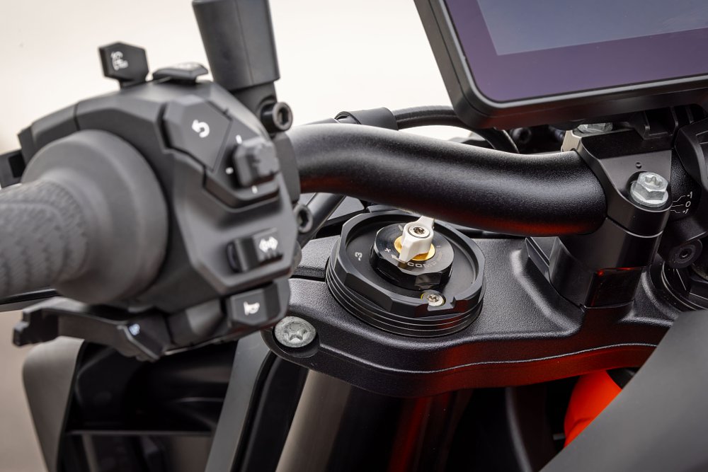 2026 KTM 990 Duke R upper triple clamp