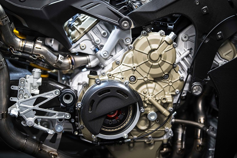 A close-up of the Superleggera V4 Centenario's Desmosedici Stradale R 1100 engine.