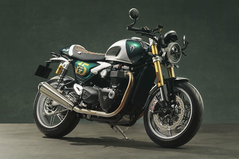 A studio shot of the Triumph Speed Twin 1200 Cafe Racer DGR Edition.