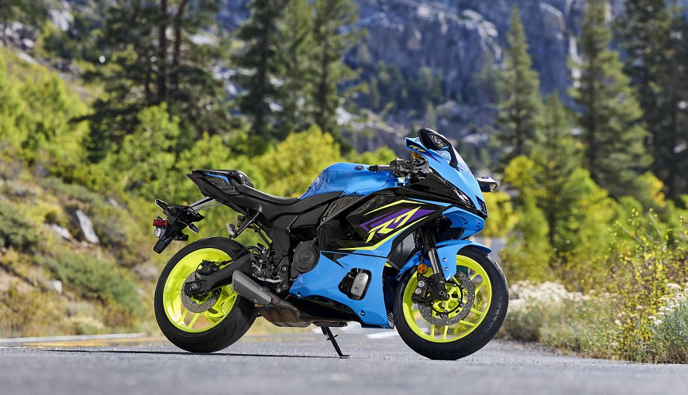 side view of the light blue and bright yellow version of the R7