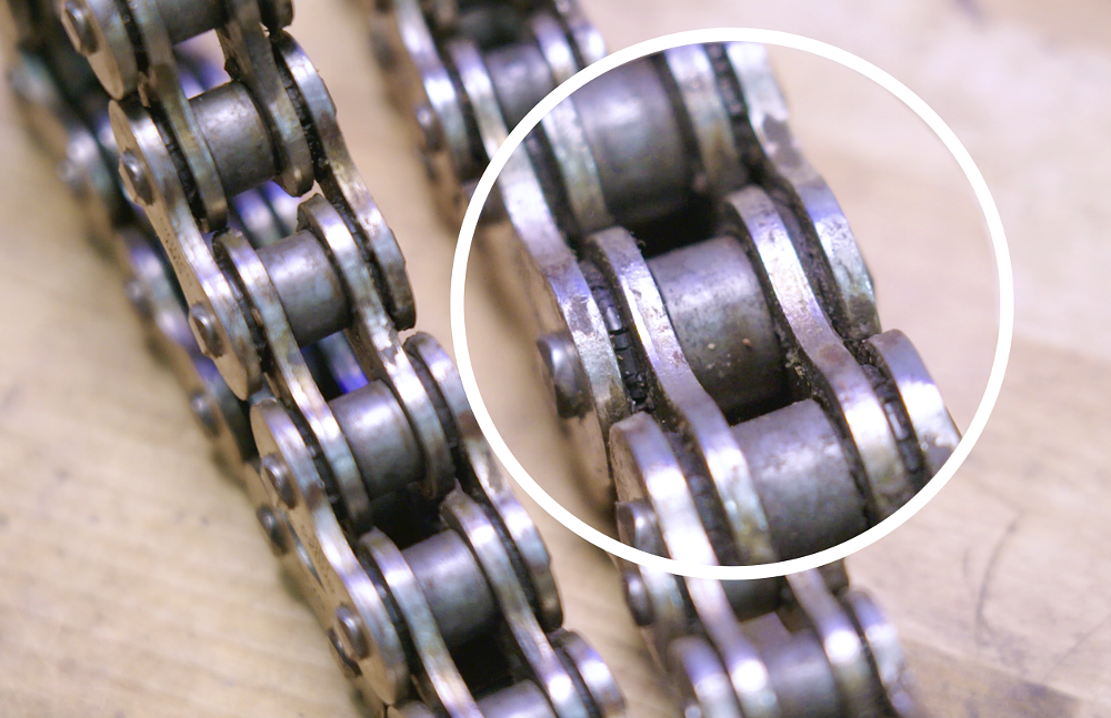 Motorcycle chain cracked and damaged o-ring seals