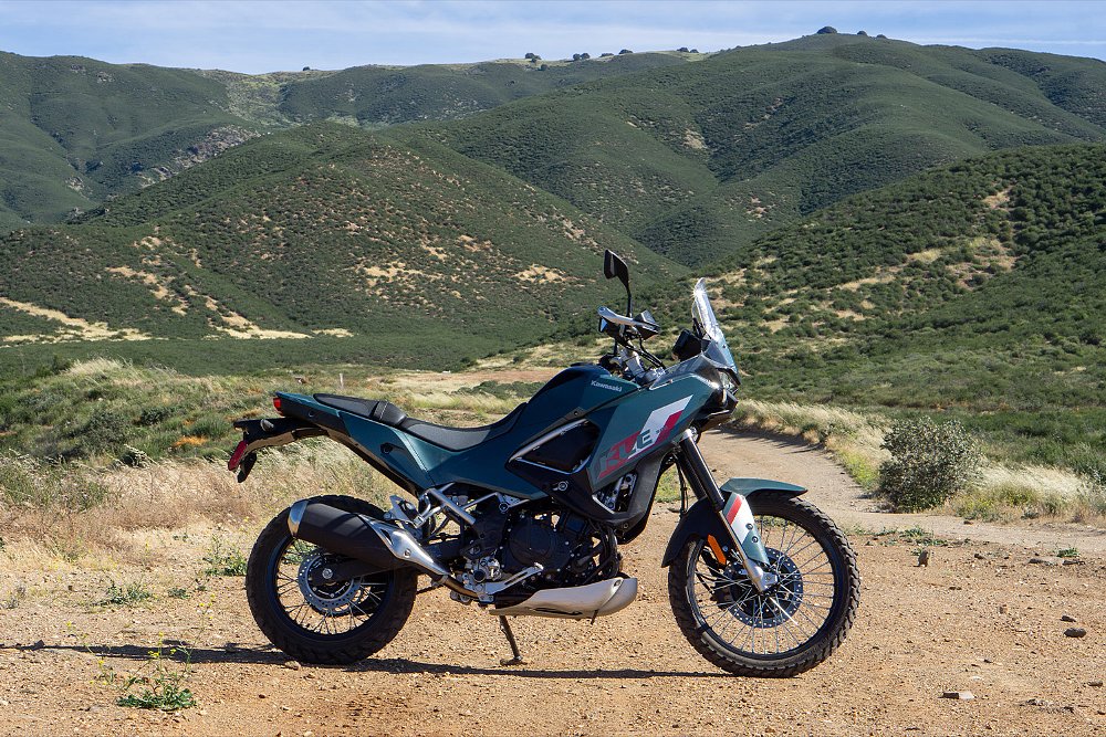 The Kawasaki KLE500 SE staged on a trail.