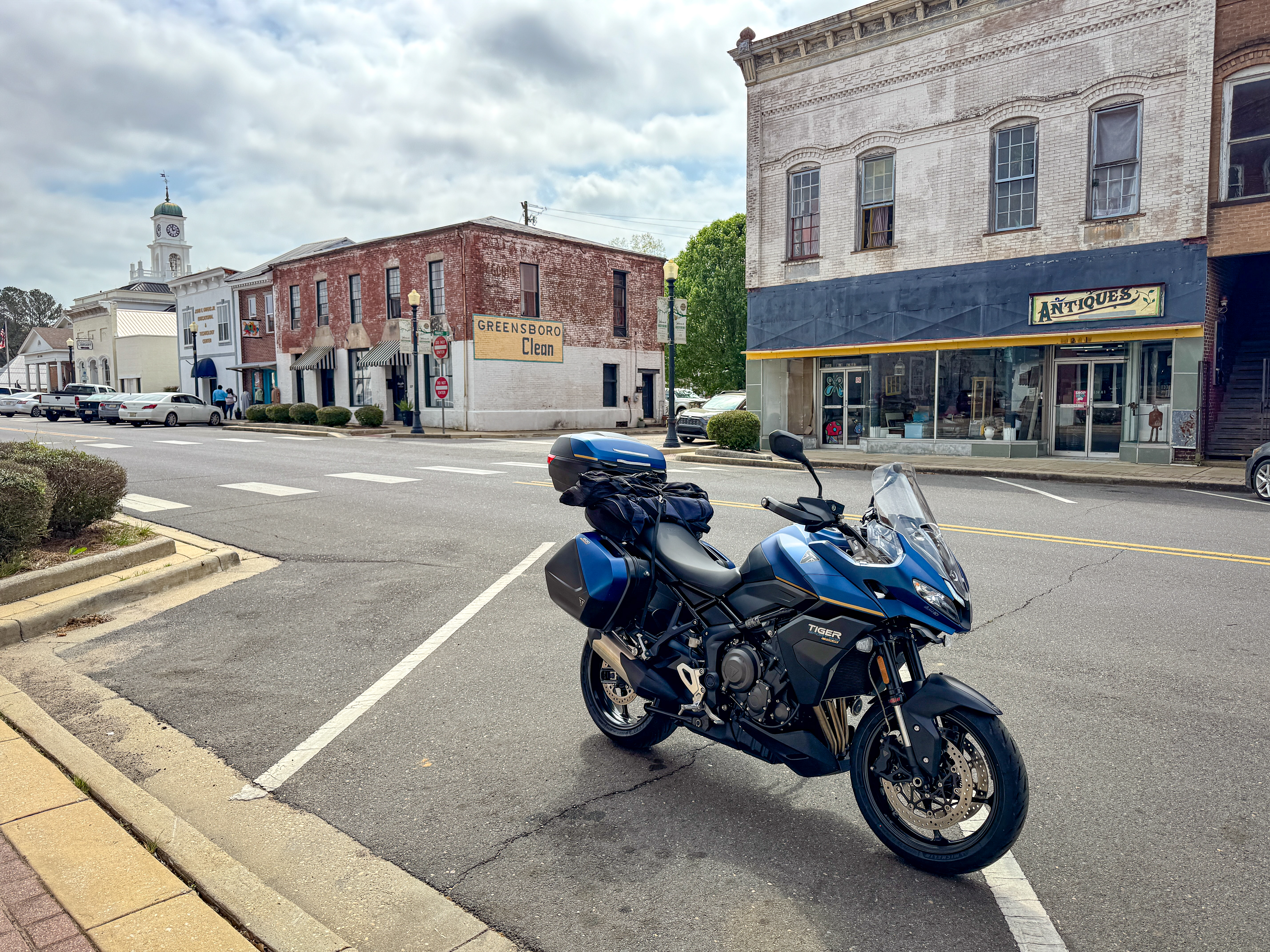 Triumph_Tiger_Sport_800_Tour_Small_Town_Touring