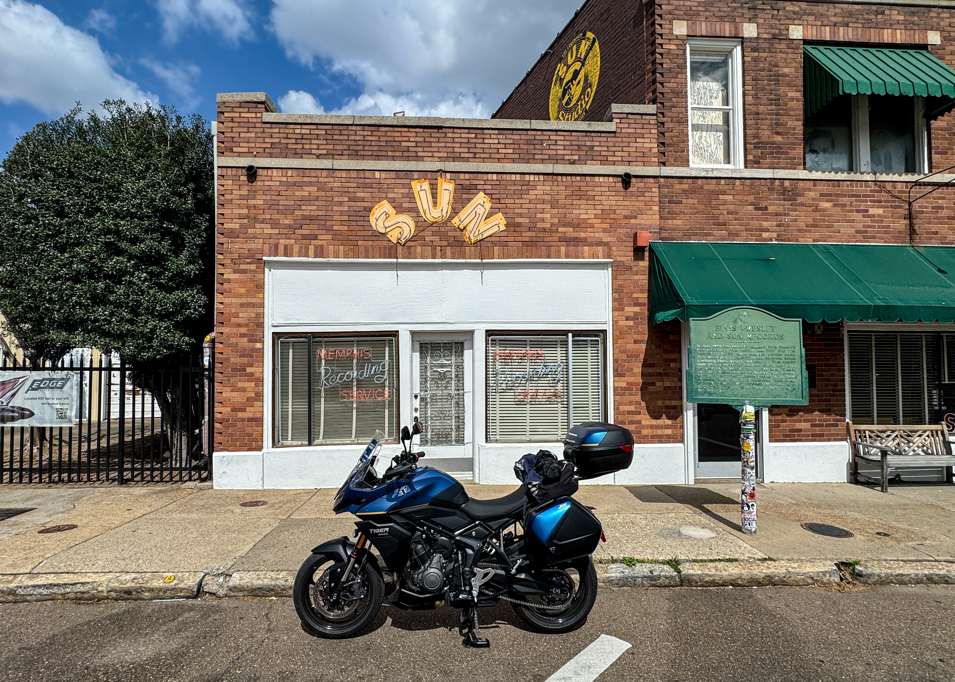 Triumph_Tiger_Sport_800_Tour_Sun_Studios_Memphis_Tennessee