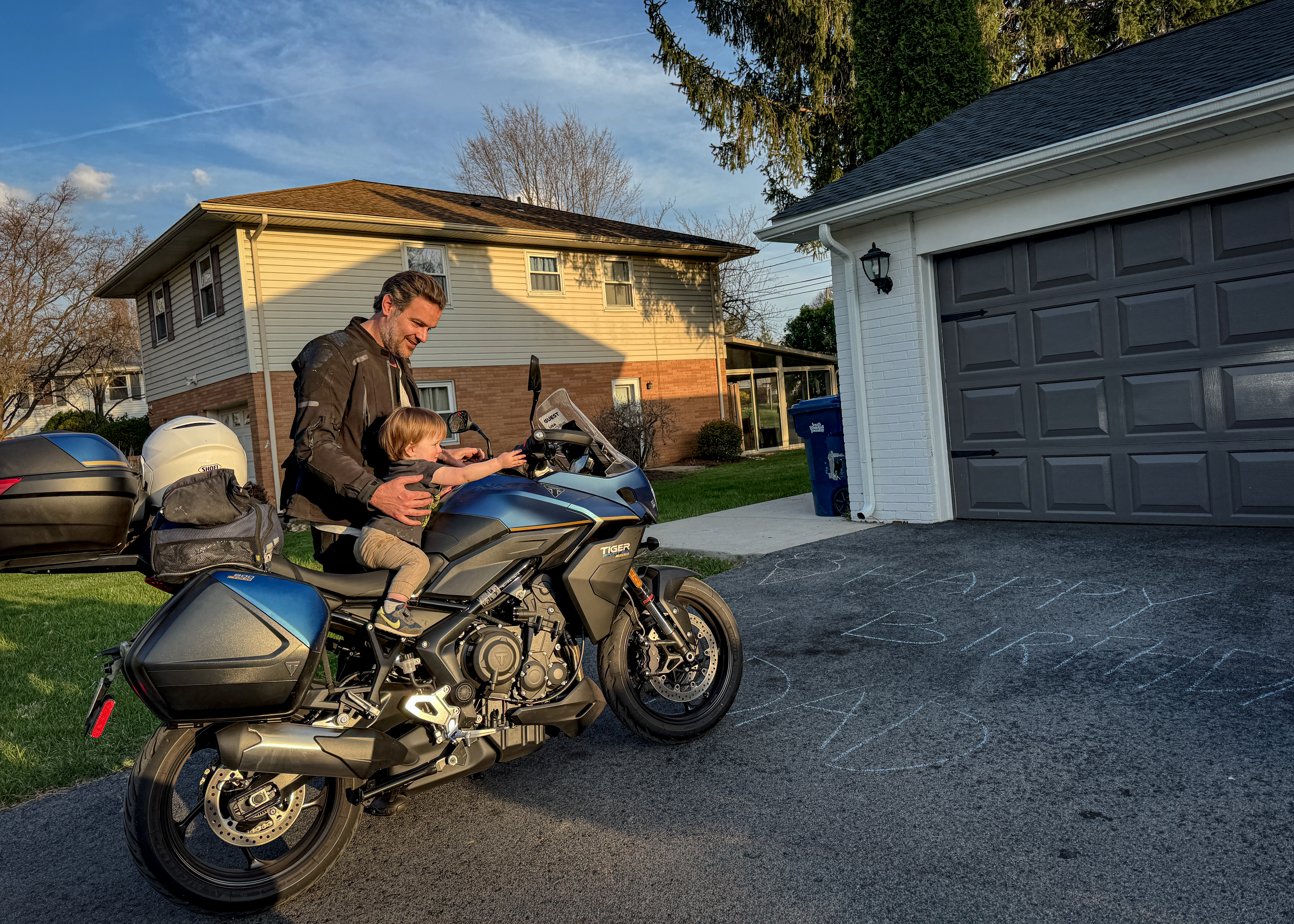 Triumph_Tiger_Sport_800_Tour_Spurgeon_Dunbar_and_Son