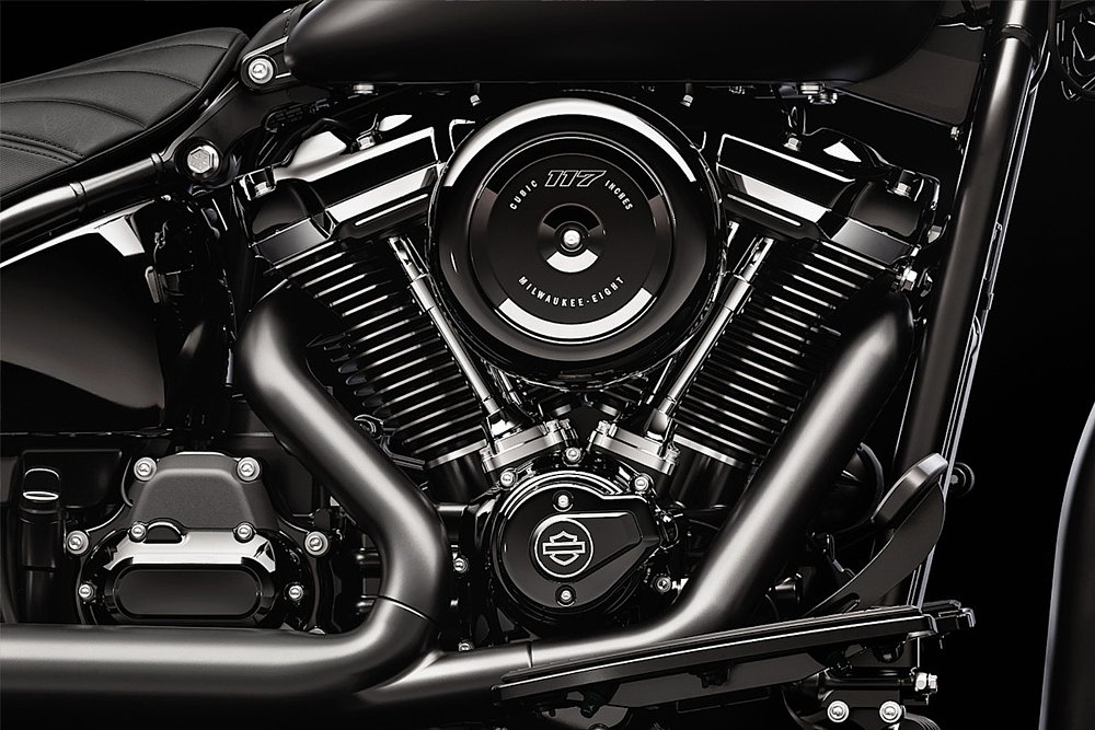 A close-up of the 2026 Deadwood's Milaukee-Eight 117 V-Twin.