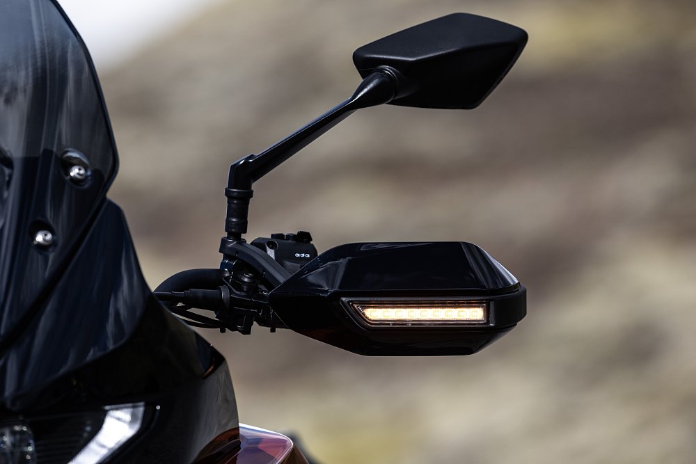 close view of handguard with integrated light strip