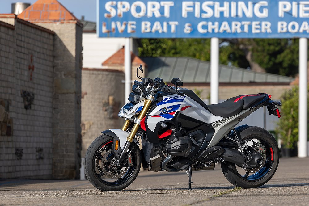 The R 1300 R staged before the Malibu Pier sign.