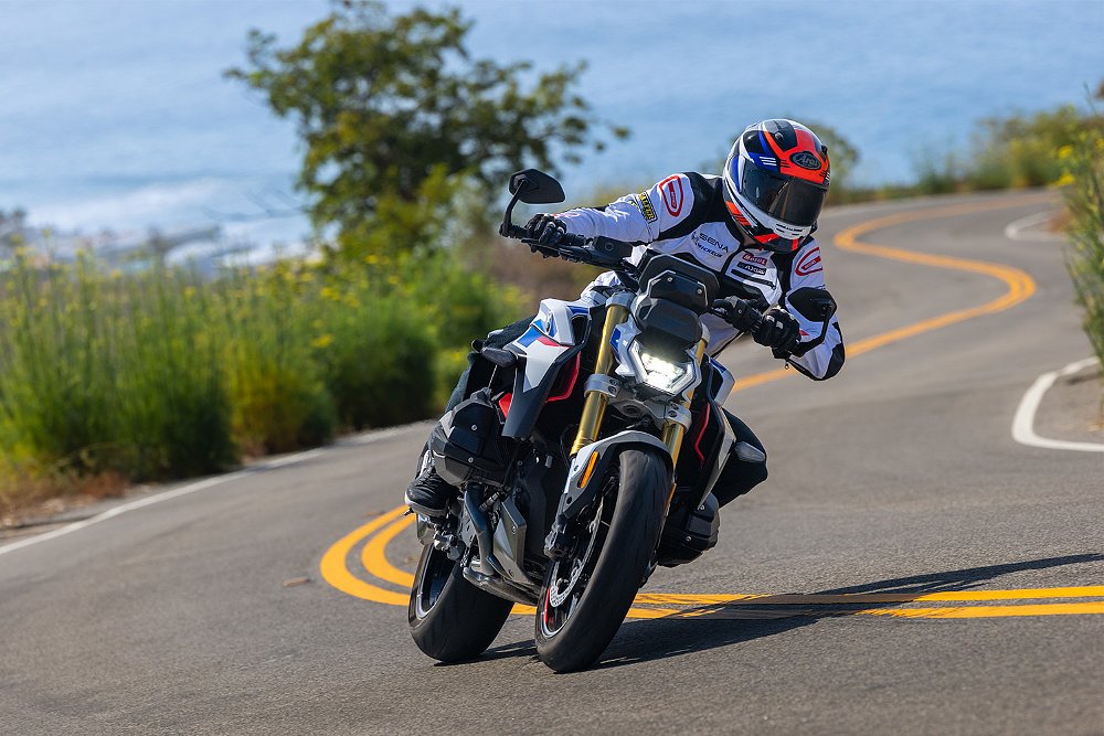 Dustin weaves through a set of corners aboard the R 1300 R.