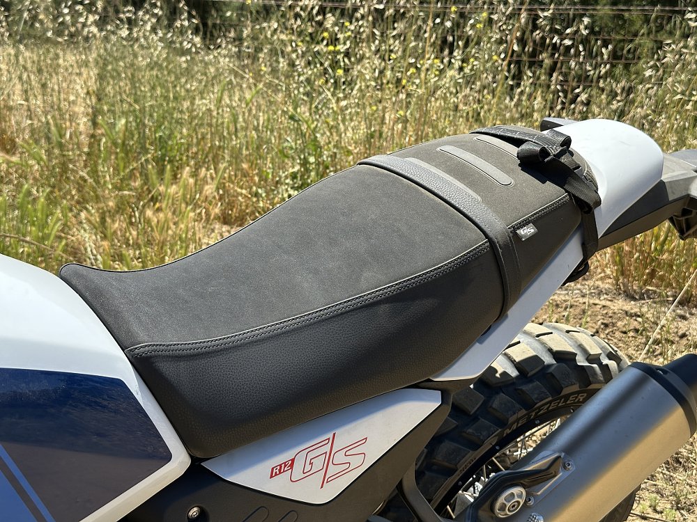 photo of the black saddle with suede-like finish