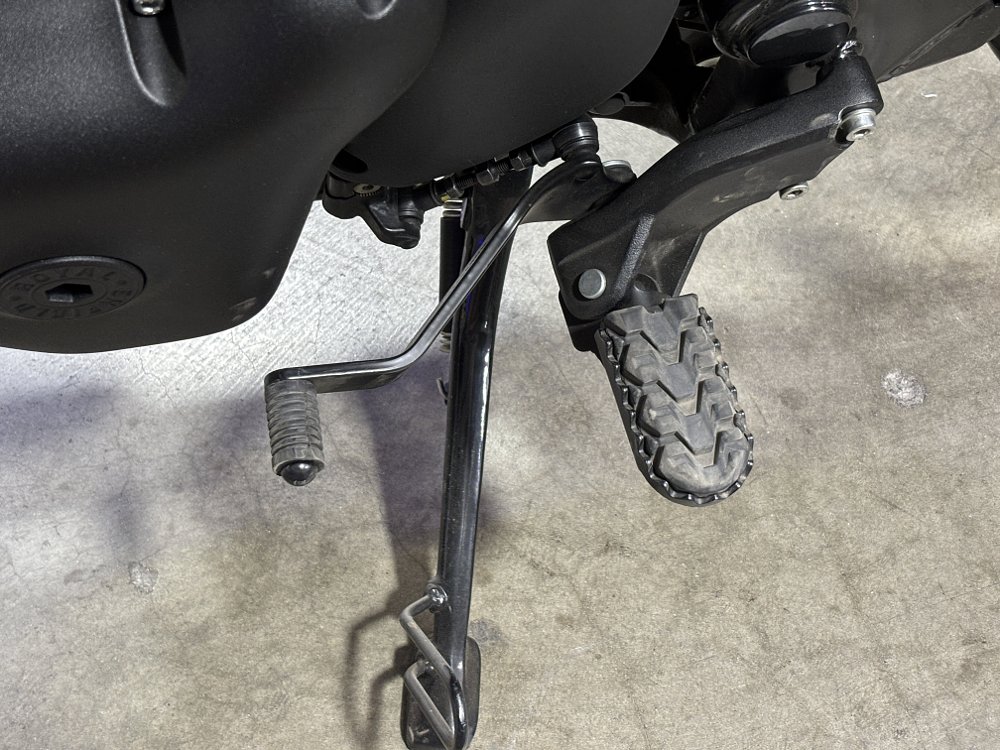 2026 Royal Enfield INT Bear 650 shifter detail.