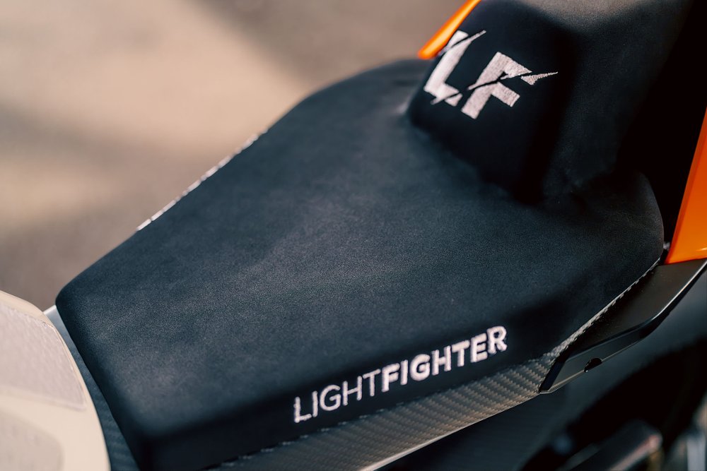 Lightfighter V3-RS seat detail.