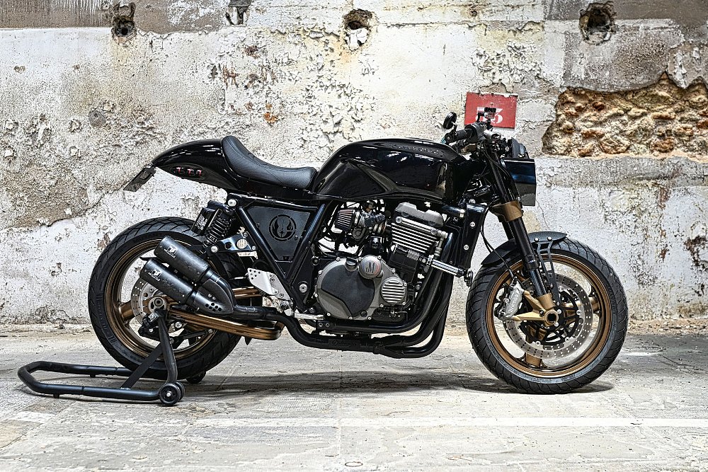 black custom Kawasaki ZRX1200