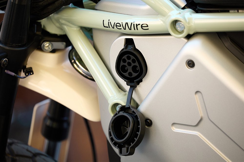 A close up of the Honcho Street's Type 6 connector.
