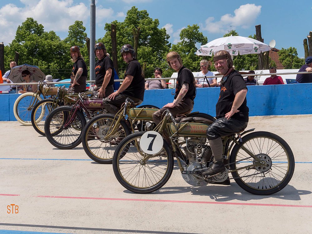 modern-day board track race