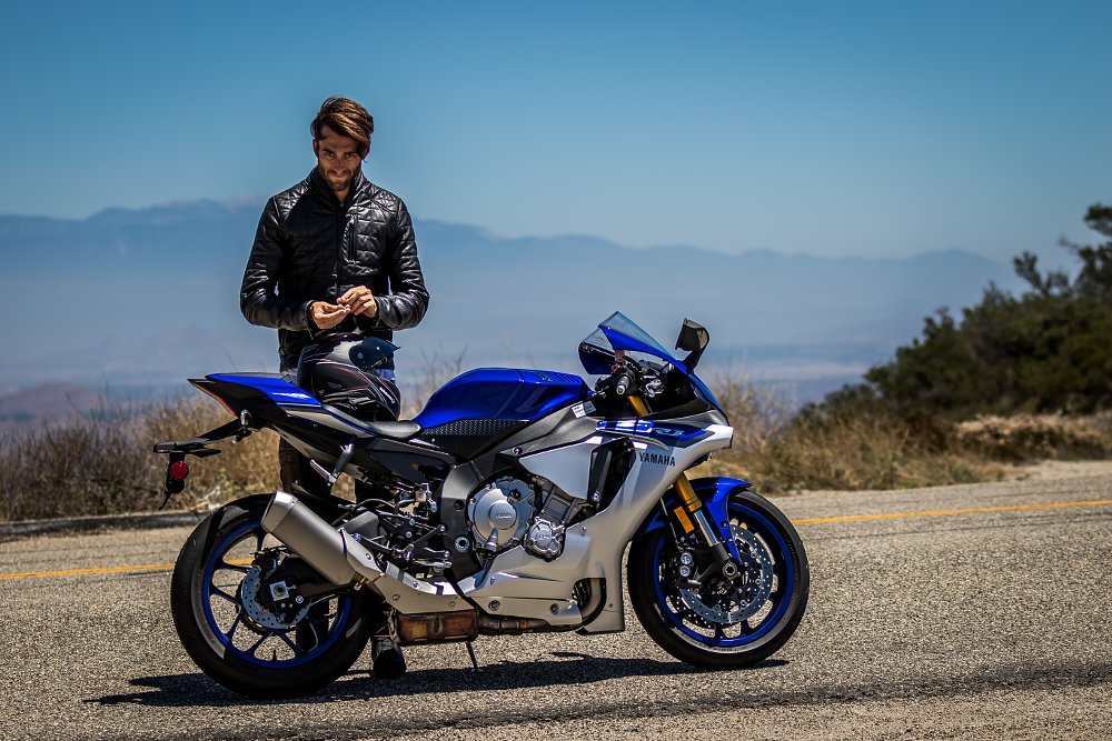 yamaha r1