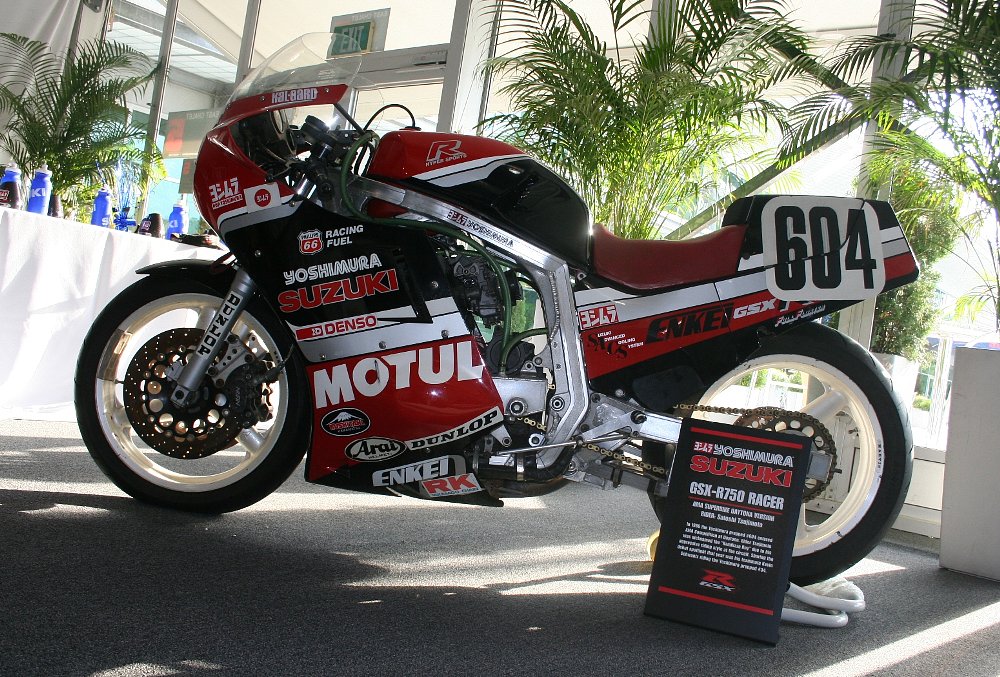 1986 Suzuki GSX-R race bike