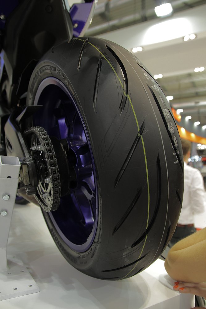 Bridgestone S21