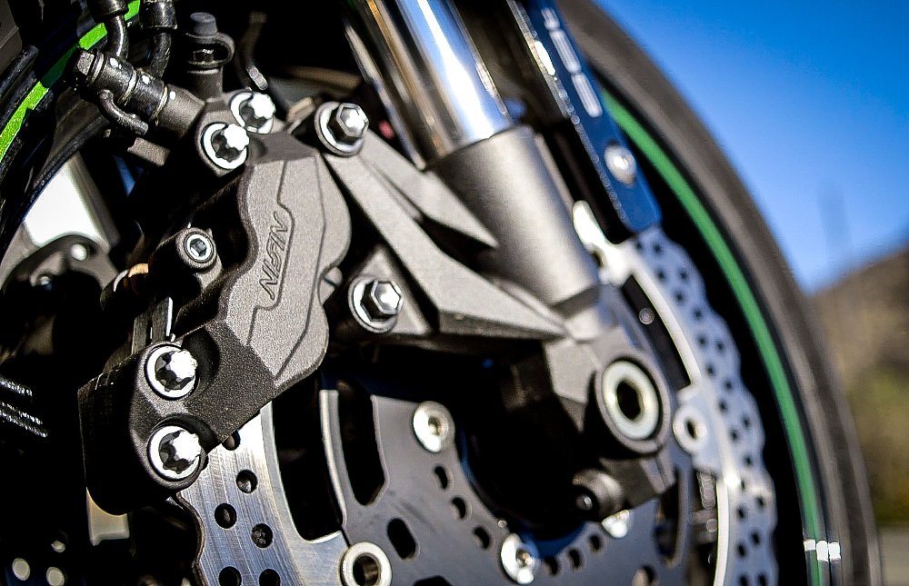 Kawasaki Z800 Brakes