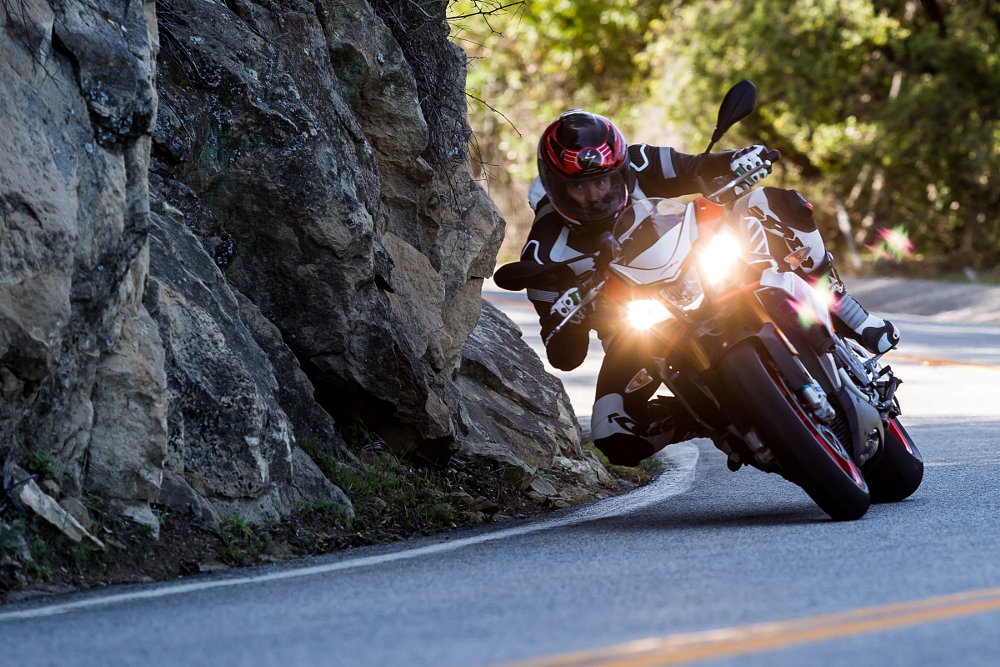 Aprilia Tuono sport riding