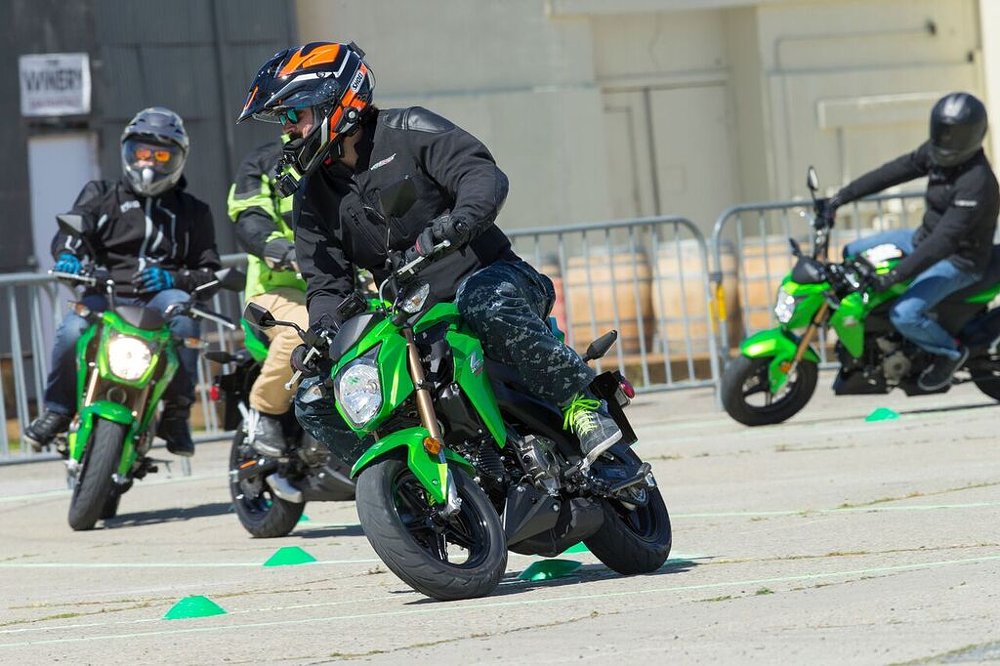 2017 Kawasak Z125 On Cone Course