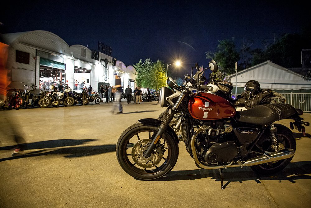 Revival Handbuilt Show Triumph Street Twin