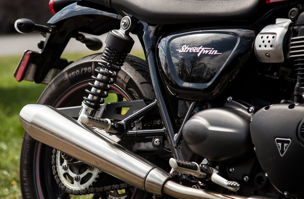 Triumph Street Twin shocks