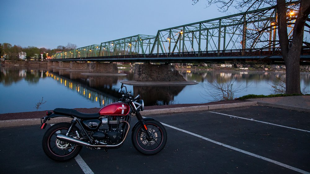 Triumph Street Twin Exhaust