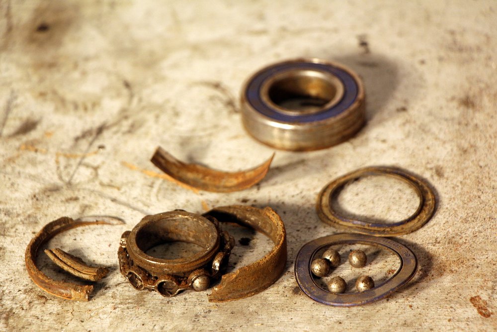 Exploded bearing