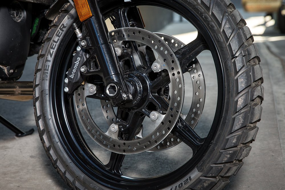 BMW R nineT Scrambler Brakes