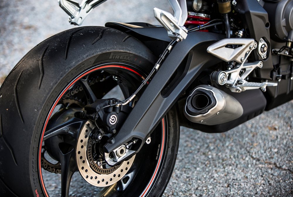 2017 Triumph Street Triple swingarm