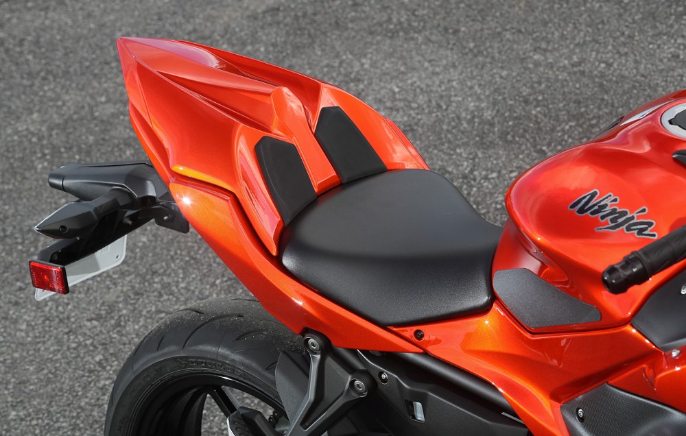 2017 Kawasaki Ninja 650 rear seat cowl