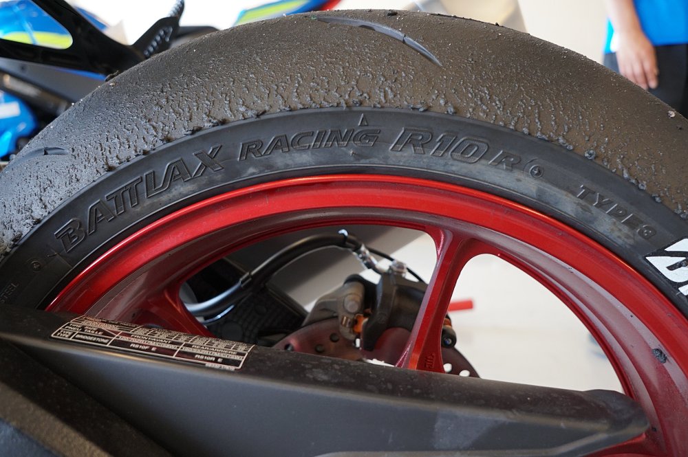 Bridgestone RS10 tires