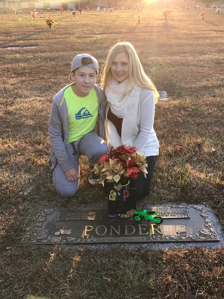 Melissa and Scott Ponder, Jr.