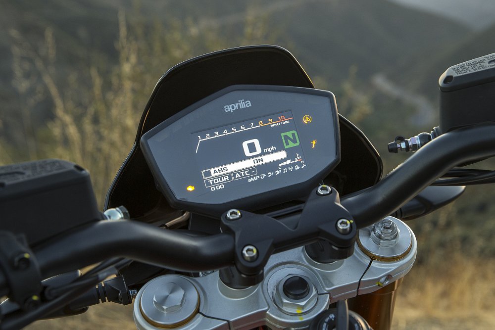 Aprilia Dorsoduro dash