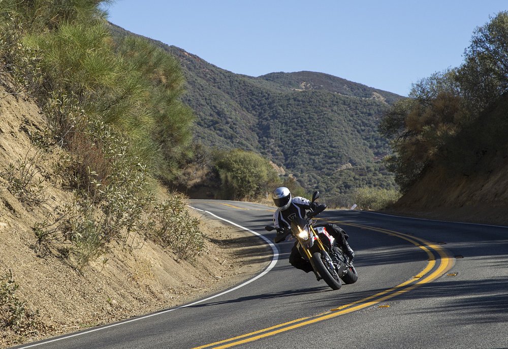 Aprilia Dorsoduro 900