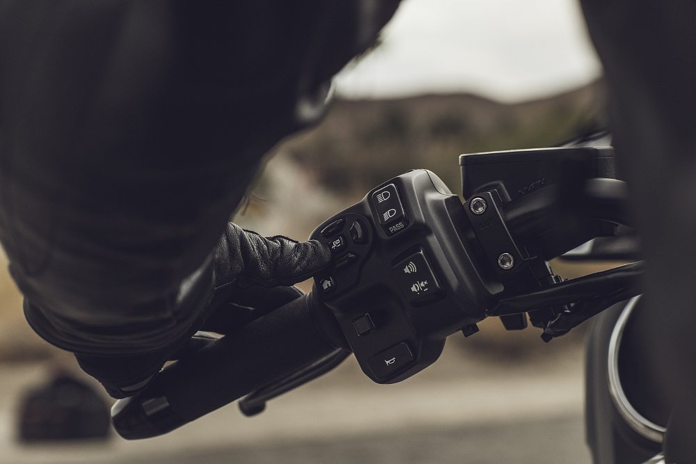 Infotainment system controls