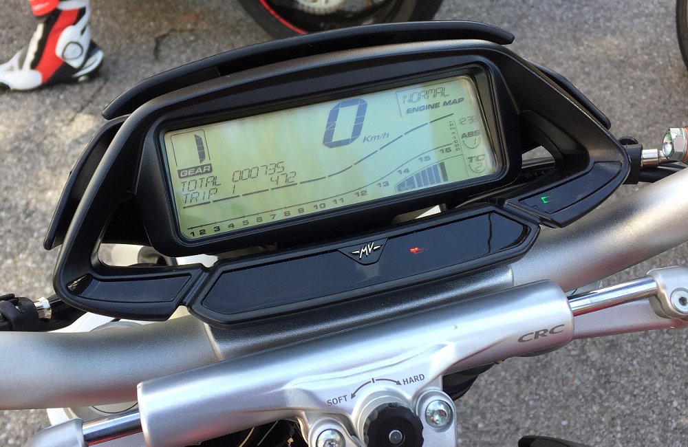 MV Agusta Brutale 800RR instrument panel